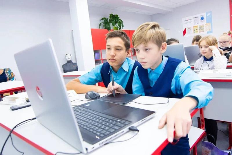 Зимниковская и Мальцевская школы Юргинского муниципального округа станут обладателями комплектов нового компьютерного оборудования